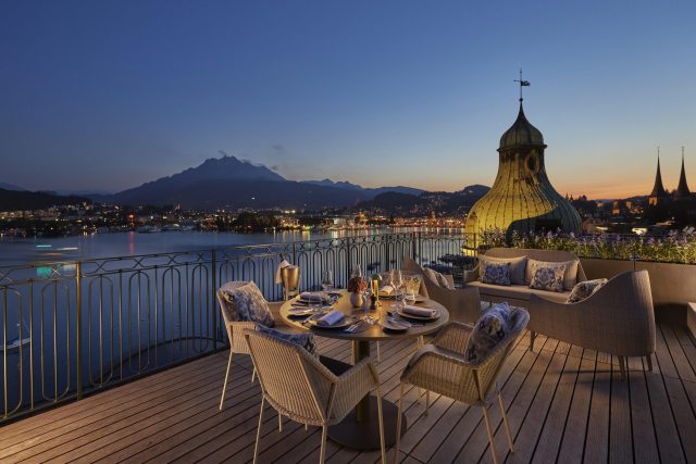 Lakeside Terrace View Lounge Set Échappée suisse au Mandarin Oriental Palace Luzern : une ode à la quiétude et au raffinement