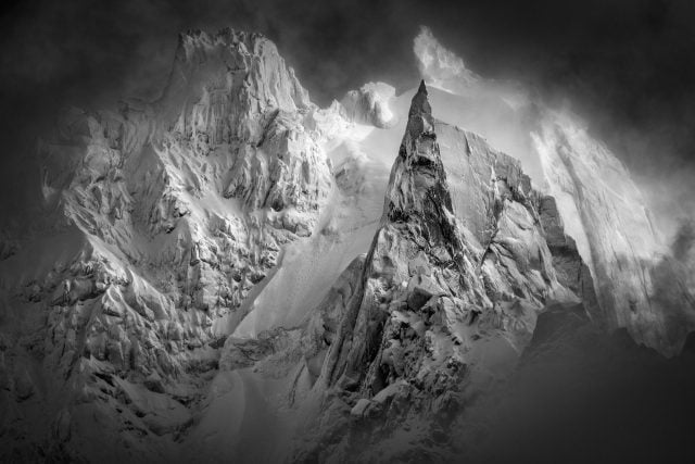 Aiguille des deux aigles 201802 DSC7475 Modifier L'éloge de la montagne en noir et blanc : l'art visionnaire de Thomas Crauwels