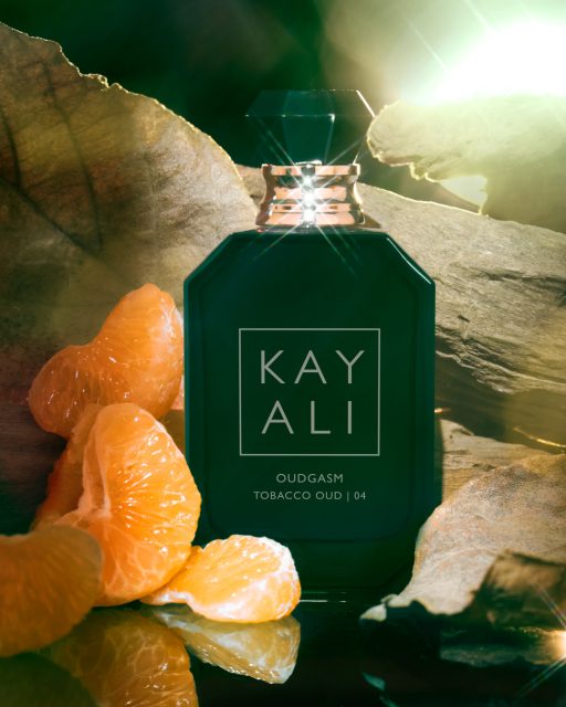 KAYALI OUDGASM TOBACCO OUD 0893 Kayali : Mona Kattan célèbre l’oud avec "Oudgasm", une nouvelle collection qui explore la quintessence de la parfumerie orientale