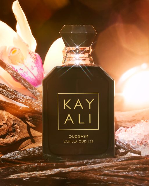 KAYALI OUDGASM VANILLA OUD 0512 Kayali : Mona Kattan célèbre l’oud avec "Oudgasm", une nouvelle collection qui explore la quintessence de la parfumerie orientale