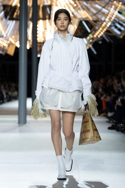 Design sans titre 69 Nicolas Ghesquière célèbre ses 10 ans chez Louis Vuitton avec une collection futuriste