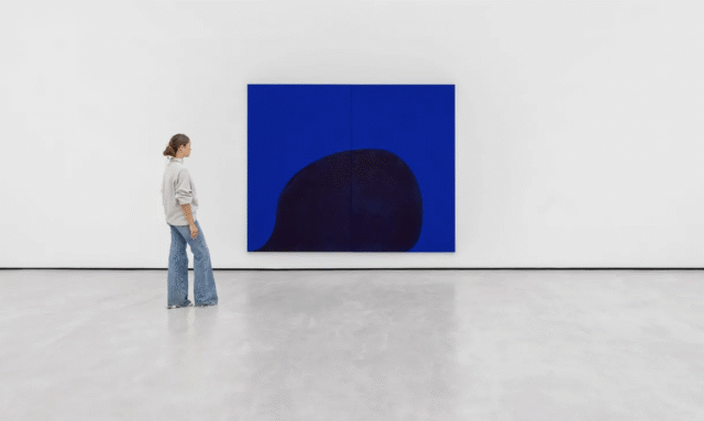 Suzan Frecon, figure majeure de l’abstraction contemporaine, primée pour l'ensemble de son œuvre Vue de l’exposition, “Suzan Frecon: The Light Factory”, David Zwirner, Paris, August 30—October 4, 2025. Courtesy David Zwirner